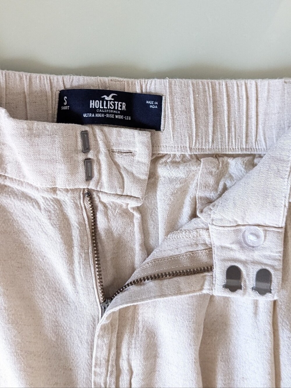 Hollister Ultra High-Rise Wide Leg Linen Pants - Picture 10 of 10